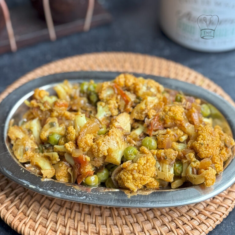 Cauliflower Pattani poriyal | Gobi Matar | Cauliflower Peas Masala