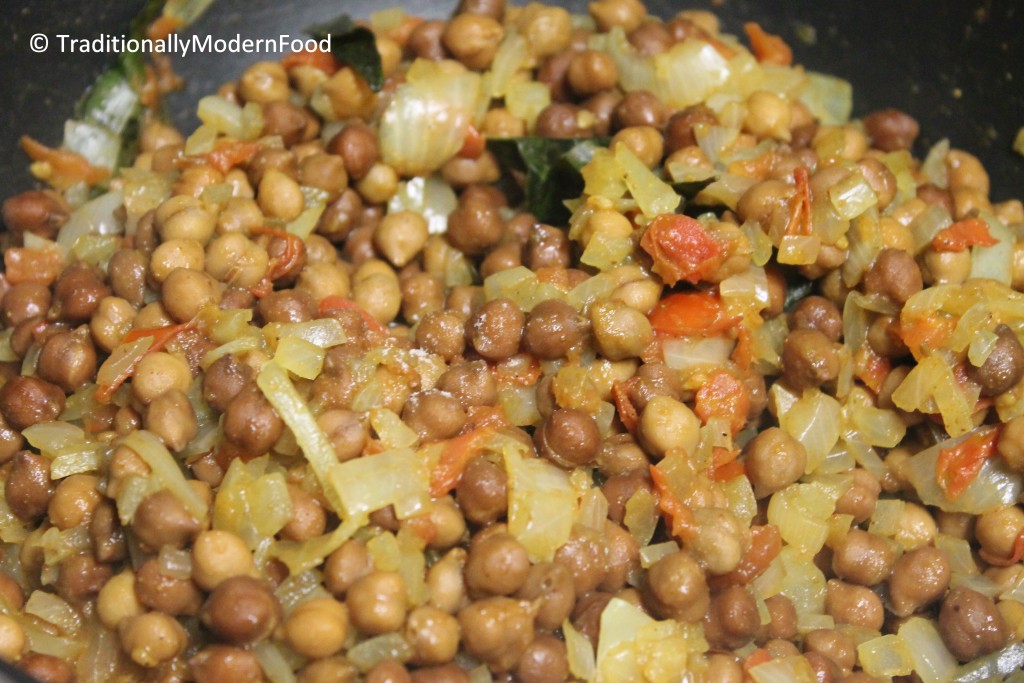 Kadala Curry | Kala Channa Curry | Black Channa Gravy - Traditionally ...