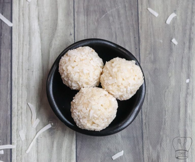 Coconut Laddu | Thengai laddu