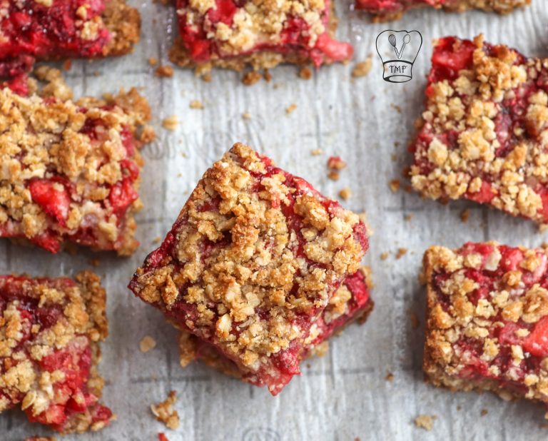 Strawberry crumble bar | Strawberry squares