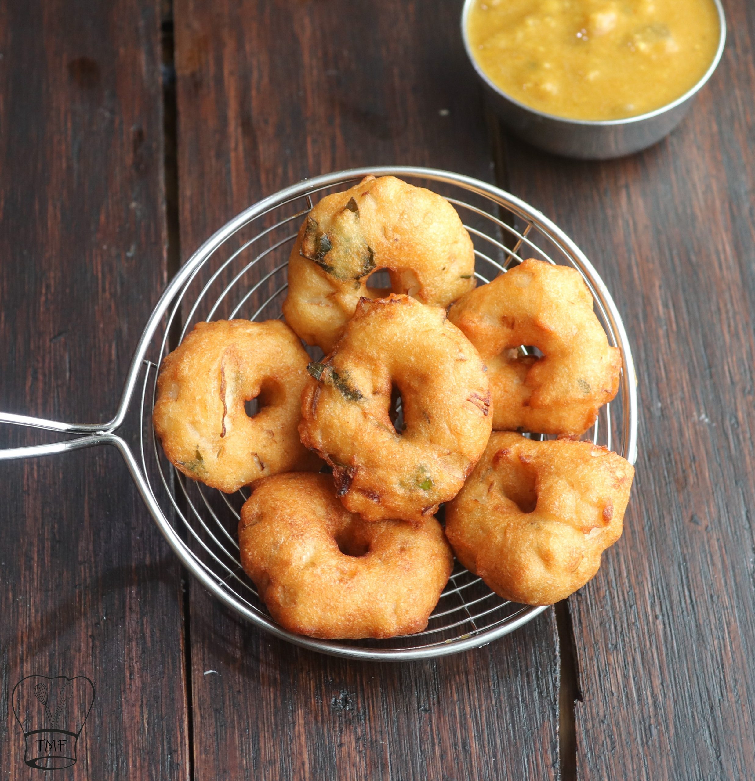 Vada recipe | Ulundhu vadai | Medu vada | Traditionally Modern Food