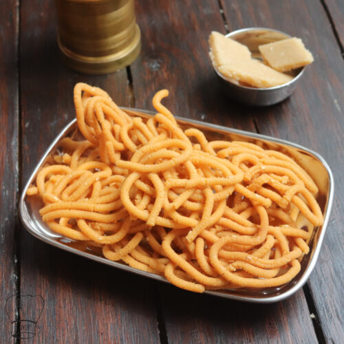 Poondu murukku | Garlic murukku - Traditionally Modern Food